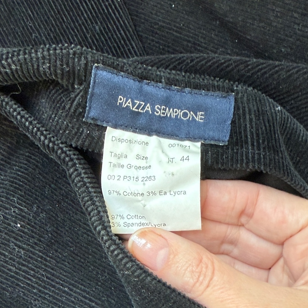 Piazza Sempione Black Capris - Picture 5 of 5